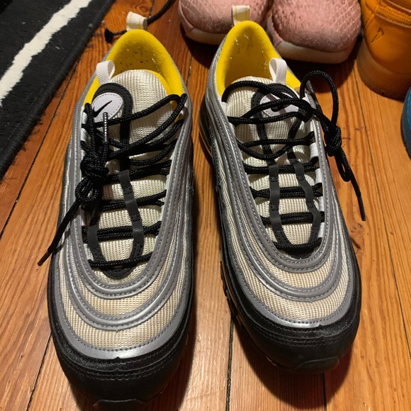 Air max 97size 8 - Picture 4 of 5
